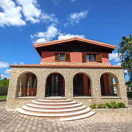 Villa Adriana Puglia - B&B & Private Villa Bed and breakfast Andria