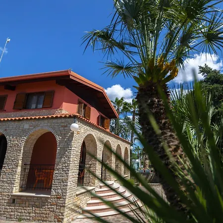 Villa Adriana - Private Pool Villa & Rooms Bed & Breakfast