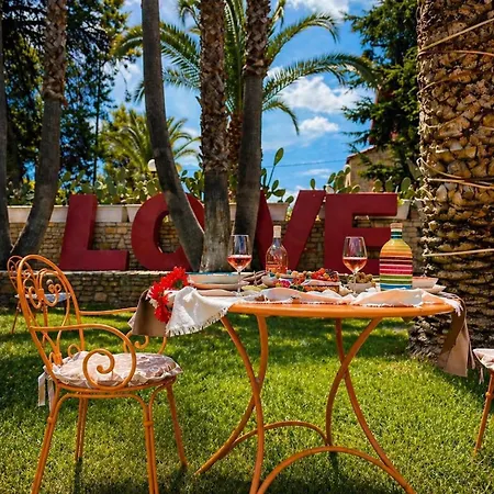 Adriana - Private Pool & 4* Andria